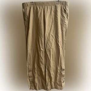 Super cute khaki pants with a button design on leg! XL
